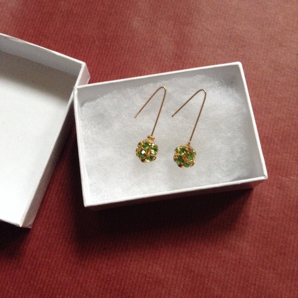 Green Rhinestone Dragonball Earrings, Brand new! - Picture 2 of 5